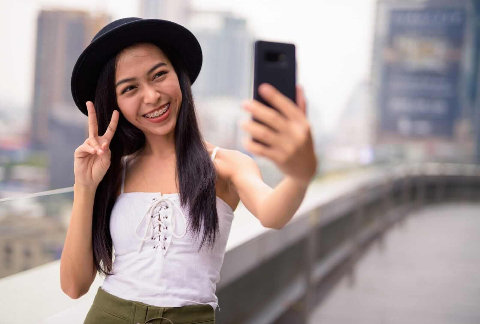 One may ask: Can braces be used for fashion?